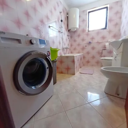 Apartment Geraeumige In Fazana Mit Gemeinsamem Grill Valbandon