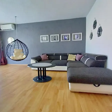 Apartment Geraeumige In Fazana Mit Gemeinsamem Grill Valbandon